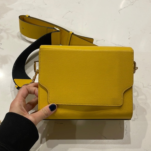 Marge Sherwood Yellow Purse - Picture 2 of 5